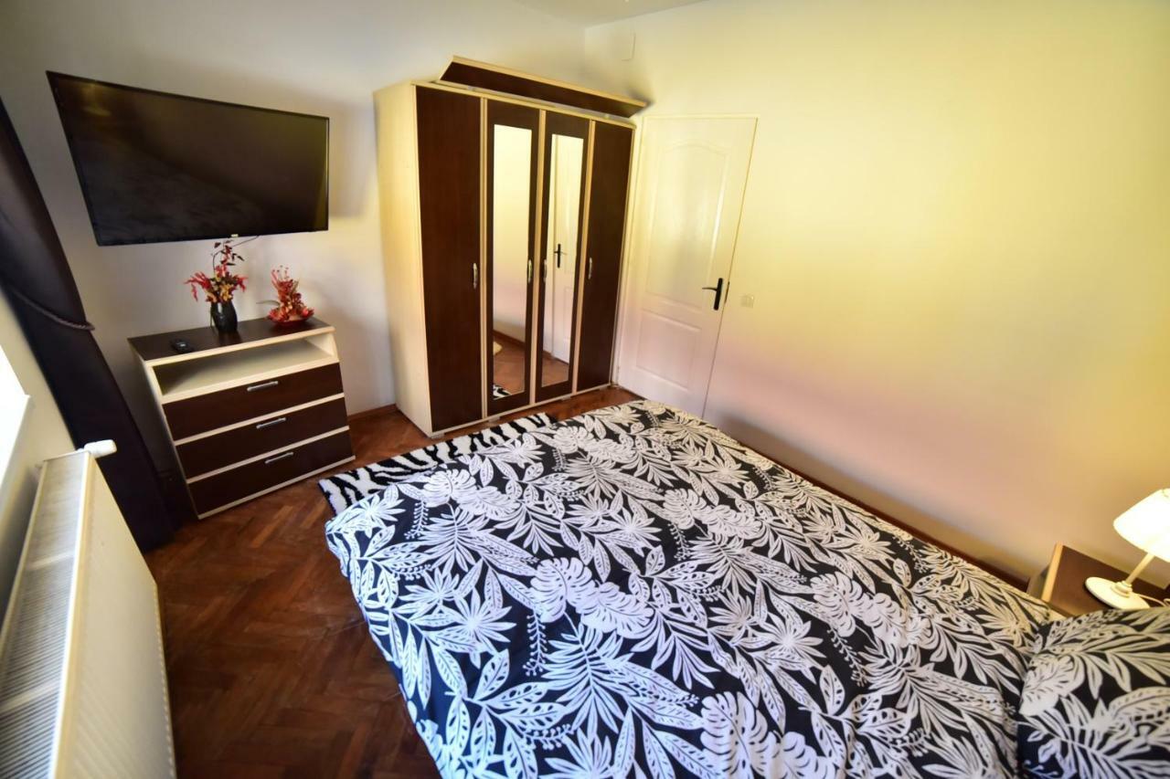 Casa Soare - Ultracentral Guesthouse Сібіу Екстер'єр фото