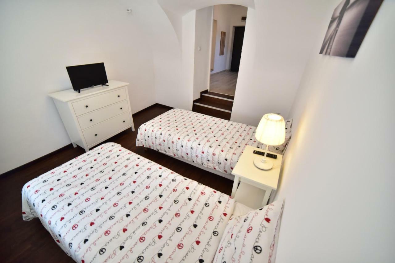 Casa Soare - Ultracentral Guesthouse Сібіу Екстер'єр фото