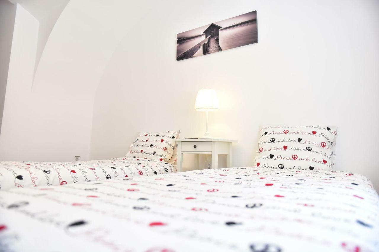 Casa Soare - Ultracentral Guesthouse Сібіу Екстер'єр фото